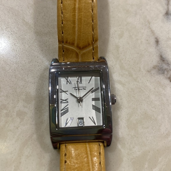 Talbots watch tan with silver hardware - Picture 4 of 4